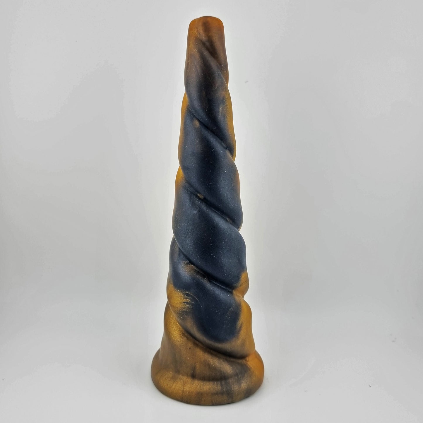 Brat Breakers Licorne dildo. Black Gold